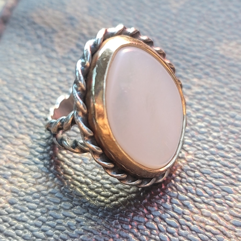 James Avery Alessandra Mother of Pearl Ring Retired 4 3/4